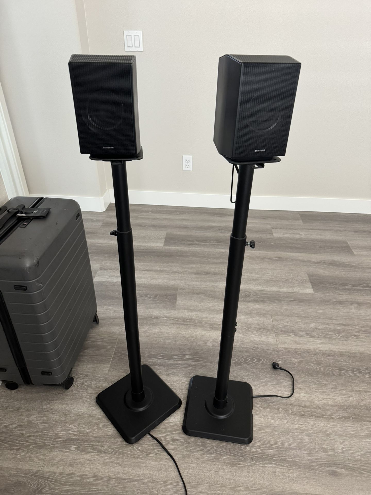 Samsung Wireless Surround Sound Rear Speakers