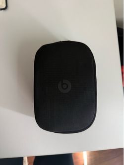 Beats Solo 4 (Black) + Case