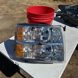 New Chevy Silverado Passenger Headlight 07-13