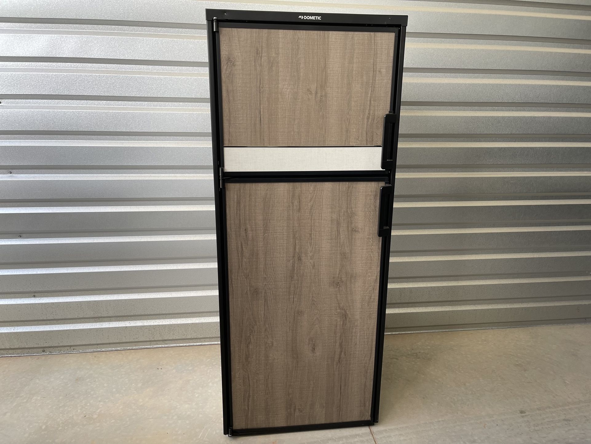2020 Dometic DM2882LBFX