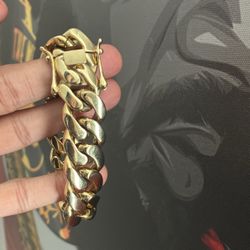 Gold Cuban bracelet $70 Today