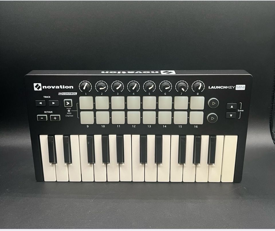 Novation In Control Launch key Mini MK2 *4716