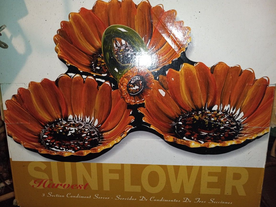 Clay Art Harvest Sunflower. Ceramic Bowl