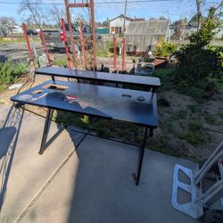 Gaming Desk W/Led Strip 