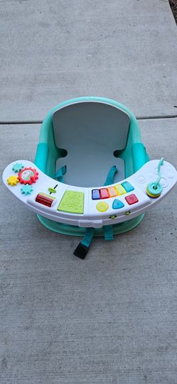 Feeding Chair with Toy