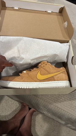 Size 10.5 - Note Manchester X Nike Sb Dunk Low 'brew & Biscuits'
