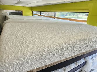 Mattress and box spring king size