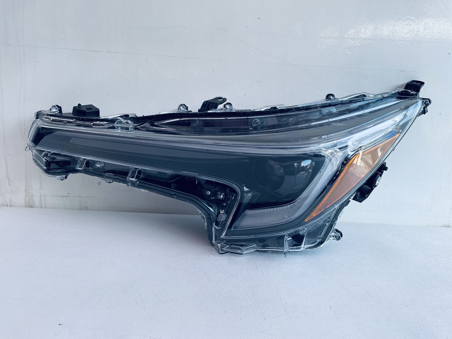 2023-2025 TOYOTA COROLLA LEFT DRIVER SIDE HEADLIGHT LED OEM( P )