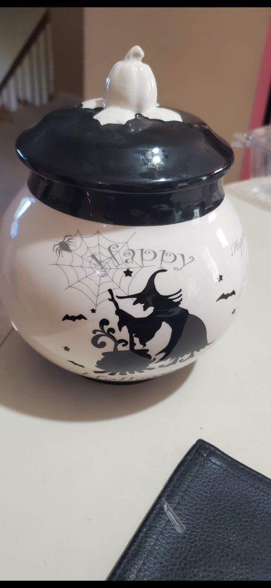 VINTAGE HALLOWEEN WITCH COOKIE JAR