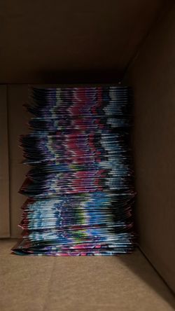 100 packs of Scarlet and Violet Sparkling Fantasy