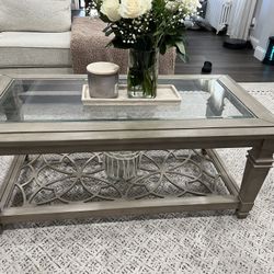 Raymour And Flanigan Coffee Table Set for Sale in Teaneck NJ
