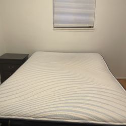 Queen Size Serta I Comfort Eco Hybrid With Adjustable Back And Foot Bed Frame