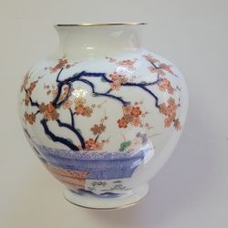 Made in Japan Fukagawa hand painted vase w/ cherry blossom tree