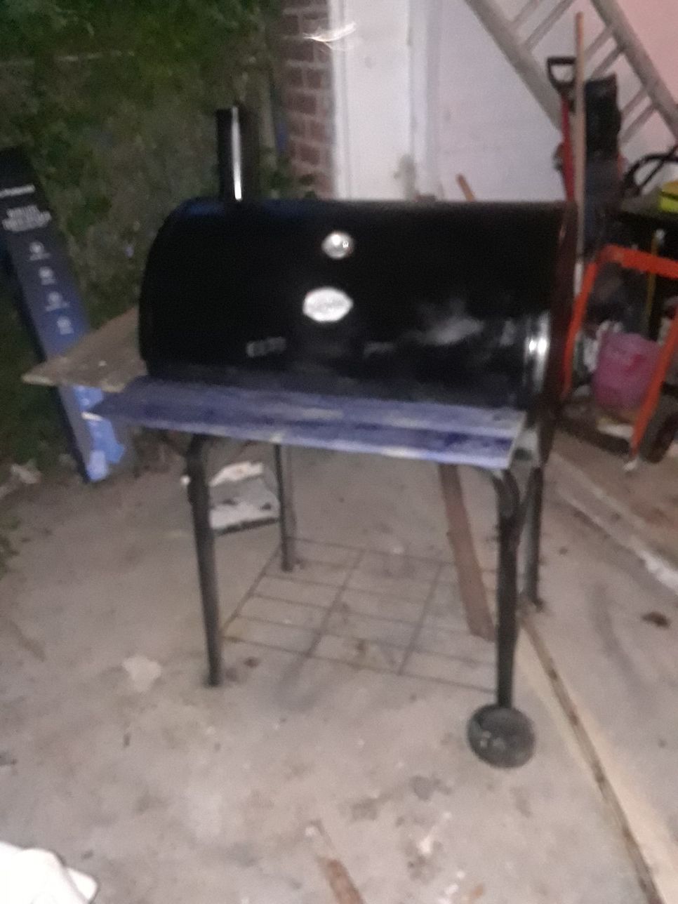 Barrel bbq grill