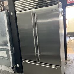Sub Zero Stainless Steel French Door 42” Built In Refrigerator 