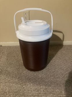 Insulated beverage cooler jug (like new)