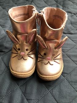 Girls boots size 5t