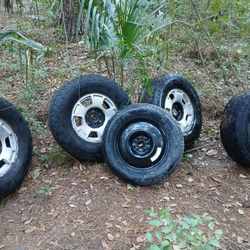 KELLY EDGE EAGLE AT.  LT285/70R17