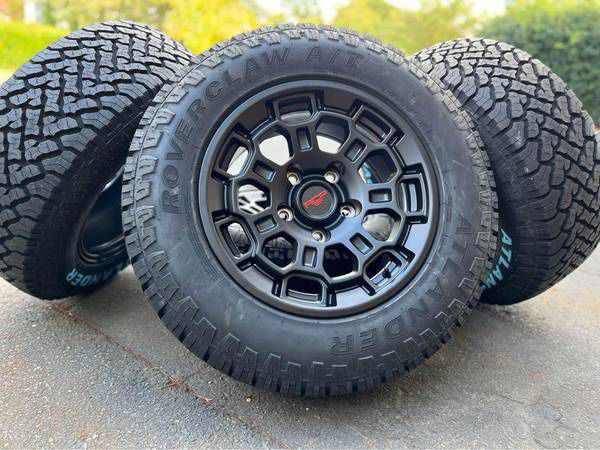 5x150 Tundra black rims 18” 5 lug NEW 275/65r18 tires Toyota wheels