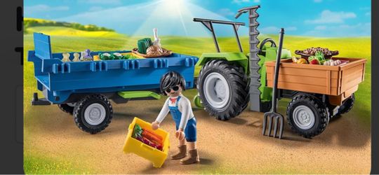 Playmobil :Harvester tractor with trailer . New in Box