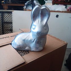 Vintage 3D Stand Up Bunny Rabbit Cake Pan