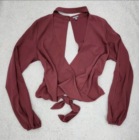 ✅️ Long Sleeved Mauve Blouse• Split Sleeves• Lace-Up Back Slit• Size S• Great Condition• $10firm