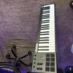 Midi Keyboard With Beat Pad 