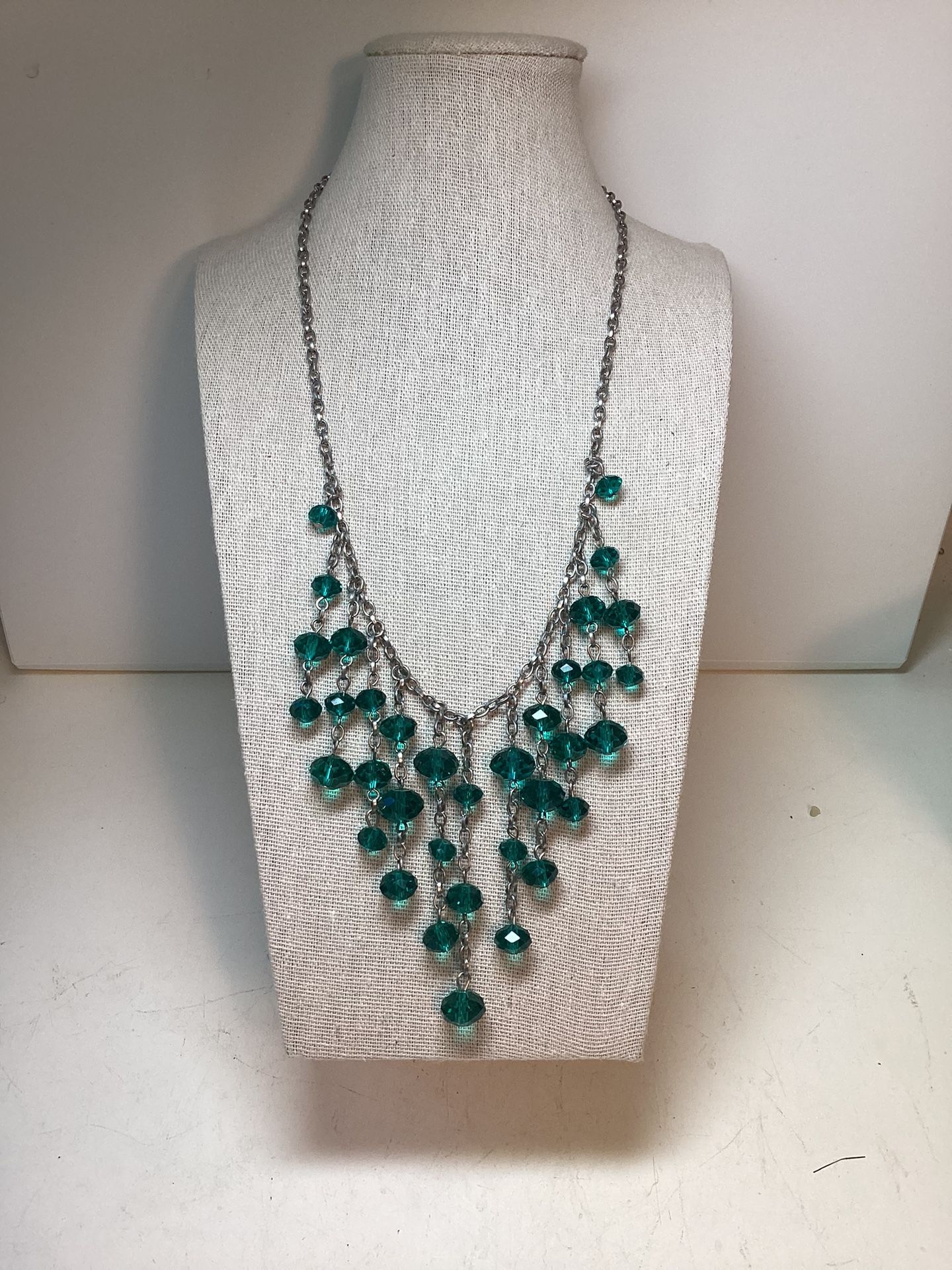 Beautiful Sparkly Vintage Blue Green Statement Necklace