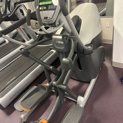 OCTANE XT1 XT-ONE ELLIPTICAL W/STANDARD CONSOLE