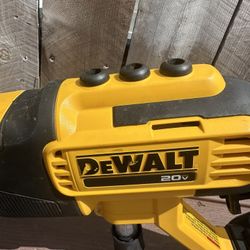 DEWALT 20V MAX Cordless Power Cleaner - Portable Pressure Washer