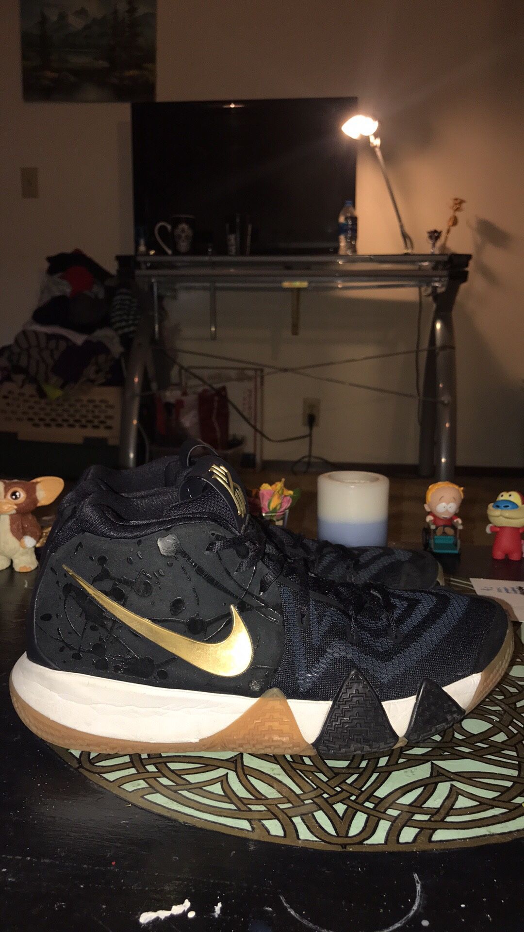 Nike Kyrie 4 “Pitch Blue” Size 10.5! Rare Kyrie to come by. 85$ obo