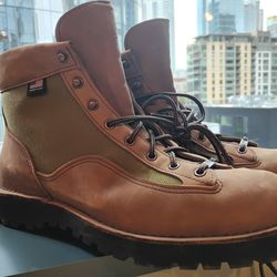 * DANNER  * LT II 6" MENS D SIZE 13'  BOOTS (NEW)* $50 TODAY ONLY