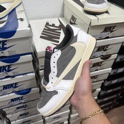 aj1 Nike Air jordan 1 low travis Scott Reverse mocha Size 7,7.5,8,8.5,9,9.5,10,10.5,11,12 