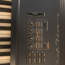 KORG "TRITON EXTREME" MUSIC WORKSTATION/SAMPLER