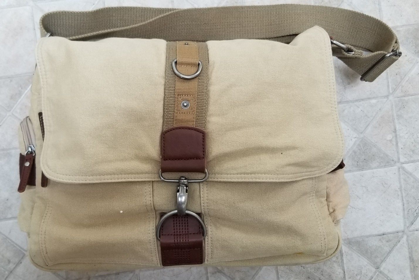 Canvas messenger bag