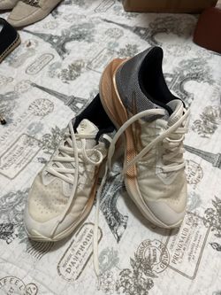 Nike woman shoes