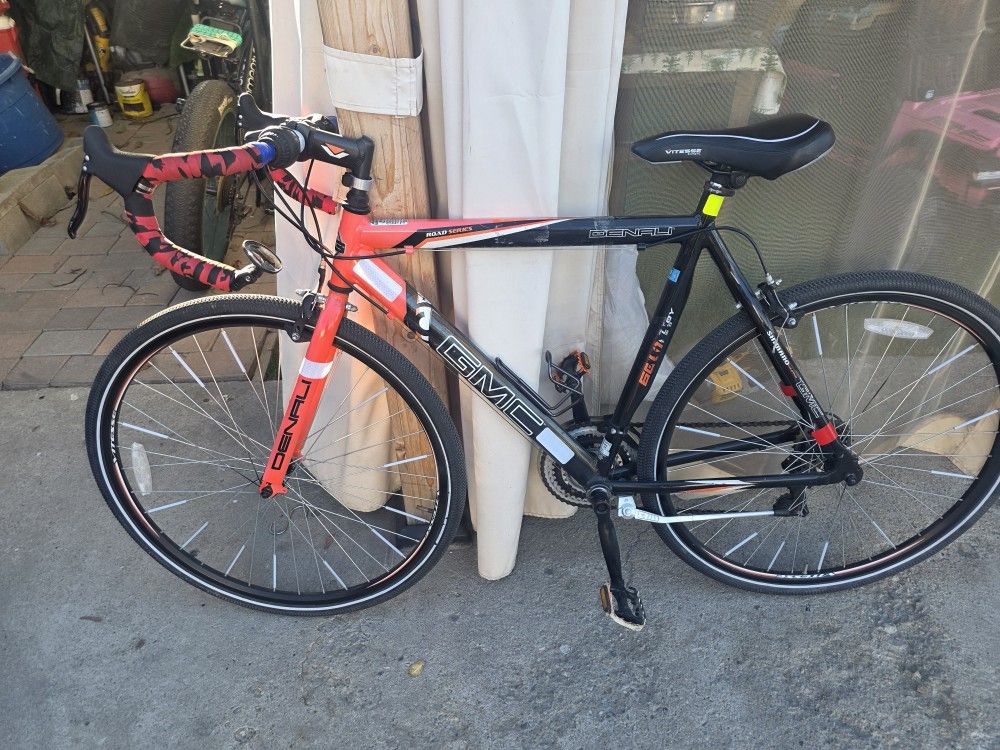 GMC Road Bike
