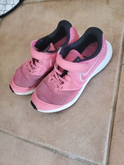 Girl 2.5y Nike Shoes $5