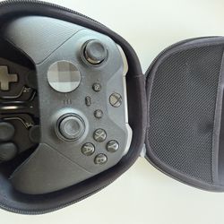 Xbox Elite Controller + Case/accessories