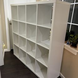 IKEA Kallax 4x4 White - great Condition !