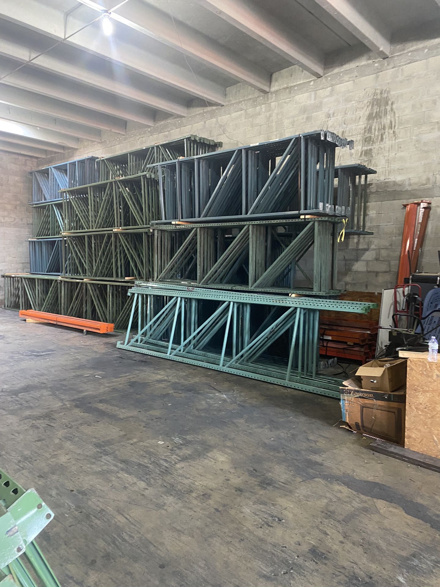 Pallet Racks Upright Beams Wire Decks Warehouse Retail & Services