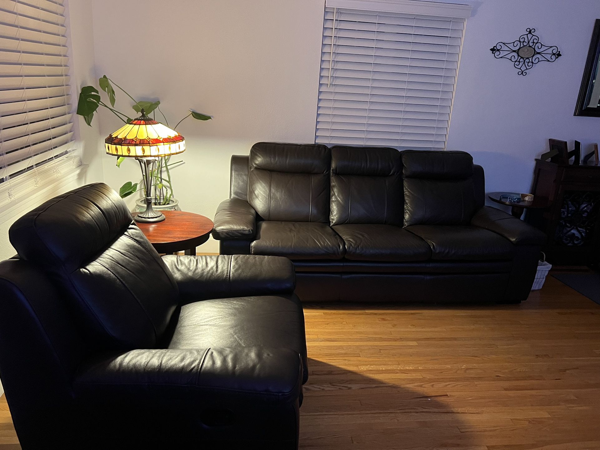 Leather Sofa 3 Seater with 1 Recliner Seats 4