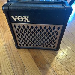 VOX DA5 Battery powered compact guitar amp built-in effects Black Tested Working