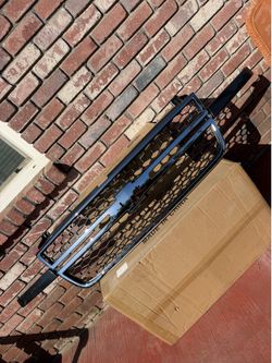 Chevrolet Silverado HD Grill New