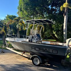 Boat Robalo R2020