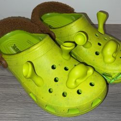 NEW MENS 10 WOMENS 12 SHREK CROCS