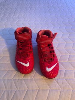 Men/teen football cleats size 7.5