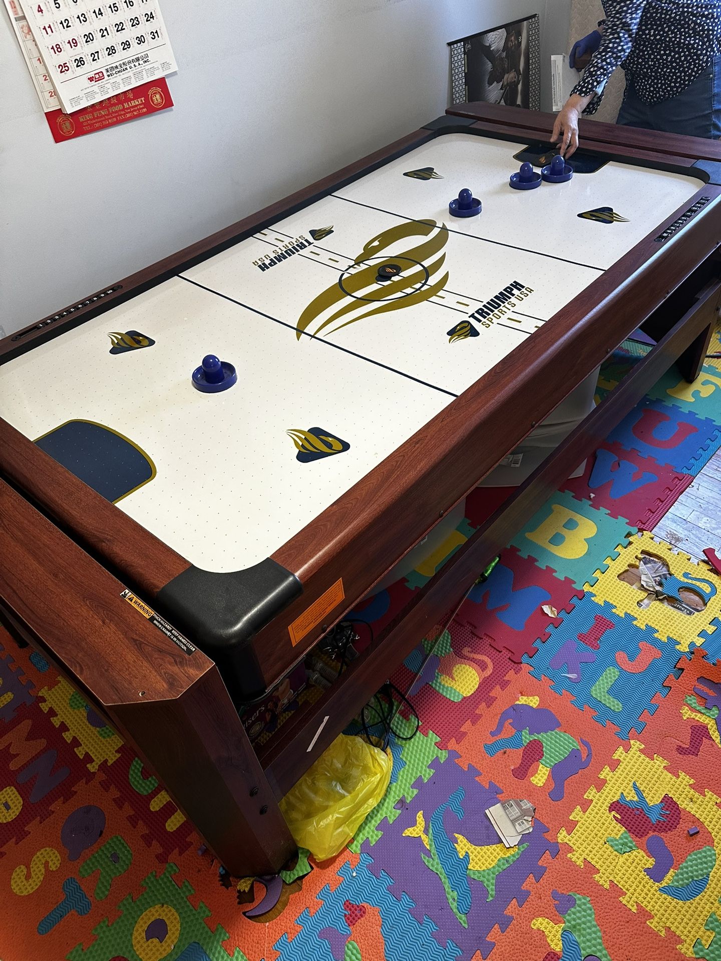 Air Hockey Table