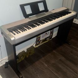 Casio electric keyboard (piano)
