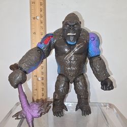 King Kong 6" Tall adjustable with weapon